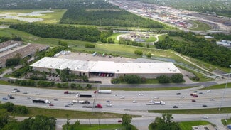 7207-7211 N Loop E