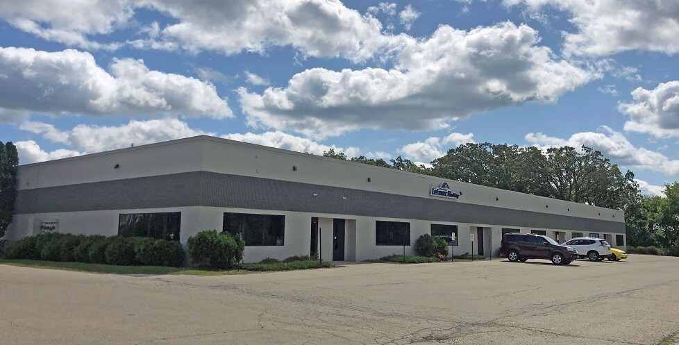 675 Industrial Ct, Hartland, WI for Rent