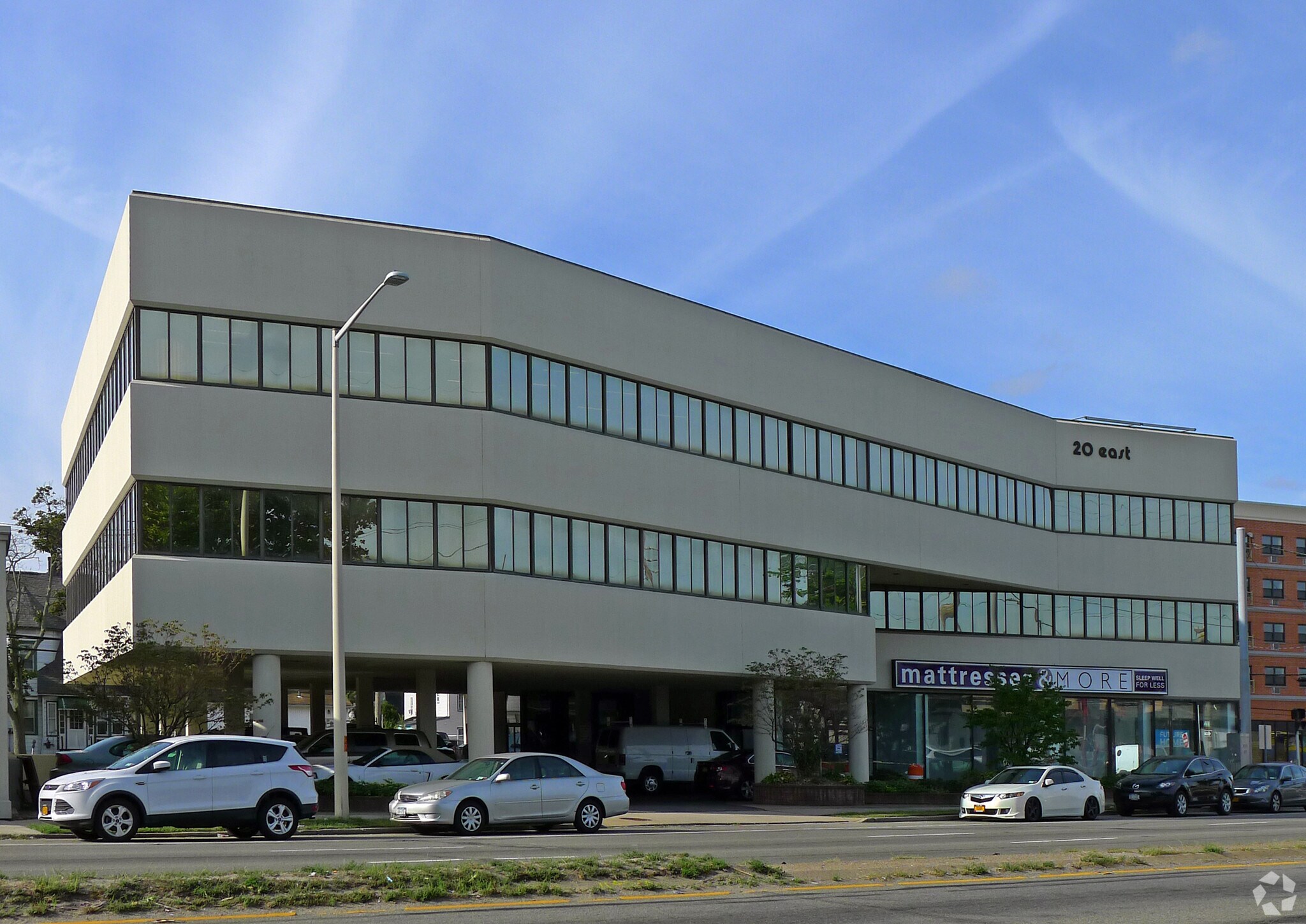 20 E Sunrise Hwy Valley Stream, NY 11581 Office Property for Lease on