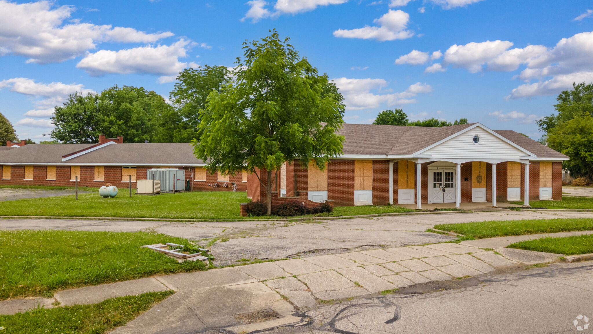 1384 N Monroe Dr, Xenia, OH for Sale