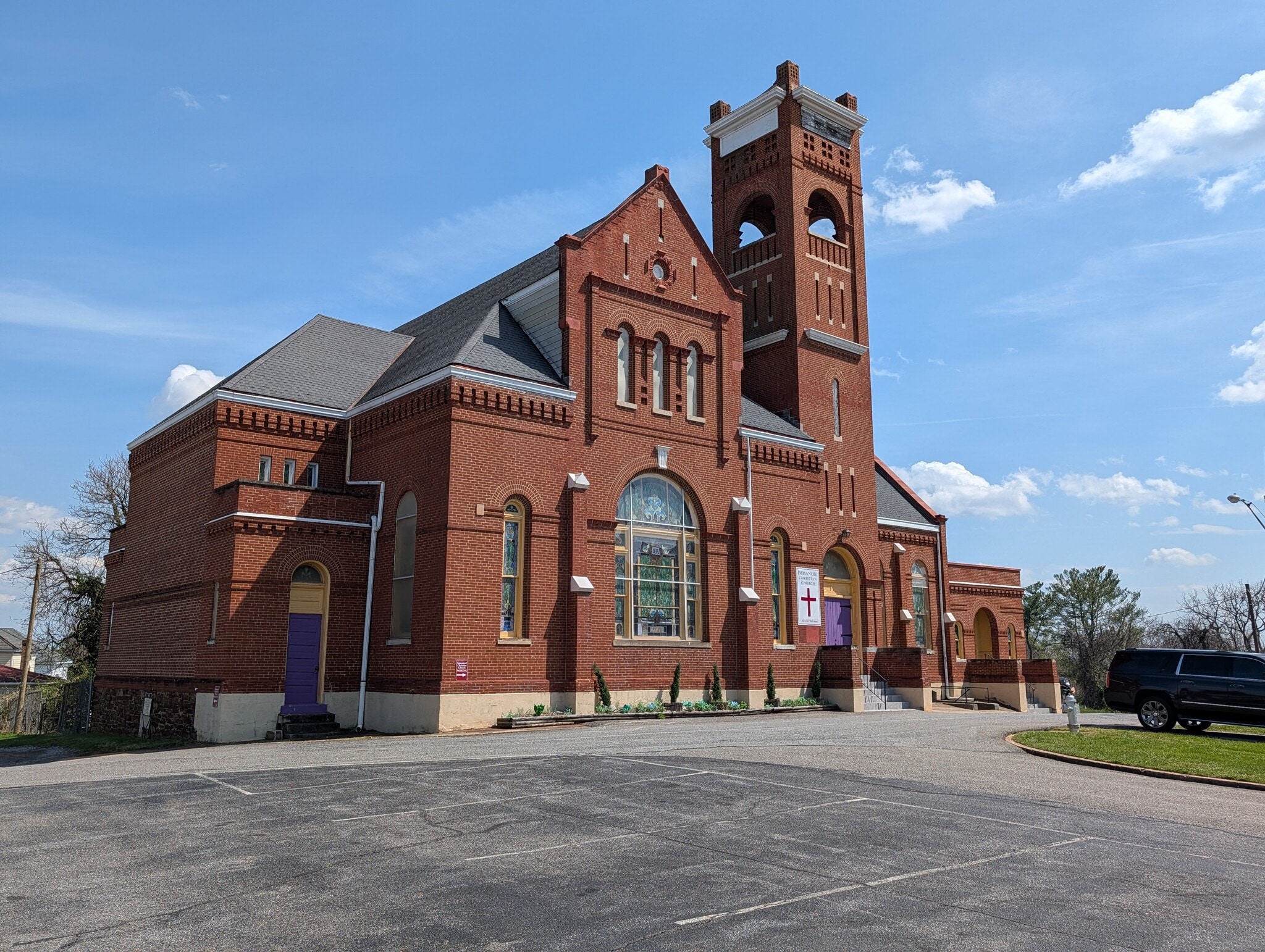 1018 Rivermont Ave, Lynchburg, VA for Sale