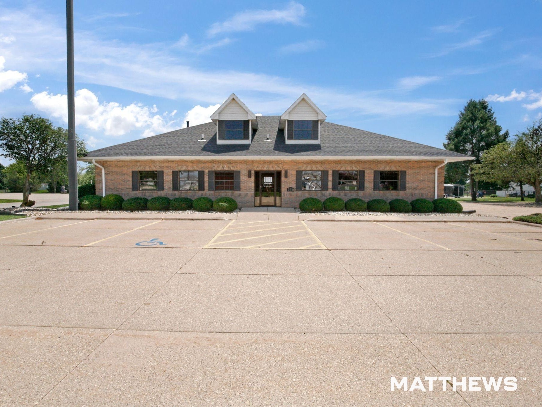 210 S 9th Ave, Eldridge, IA for Sale