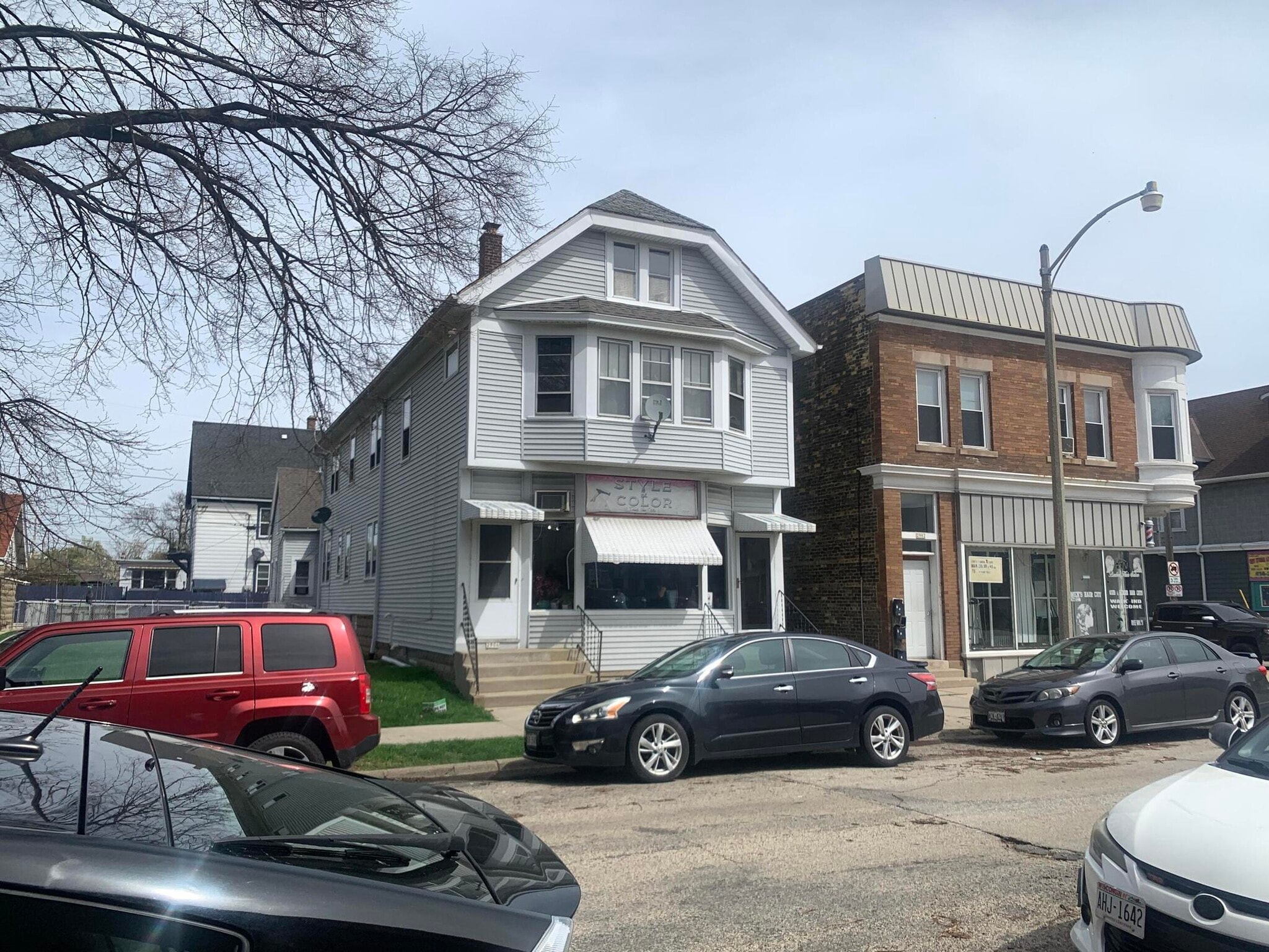 2904 W Arthur Ave, Milwaukee, WI for Sale