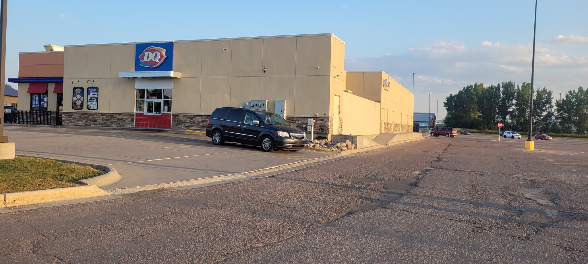 1603 1st Ave SW, Sioux Center, IA for Rent