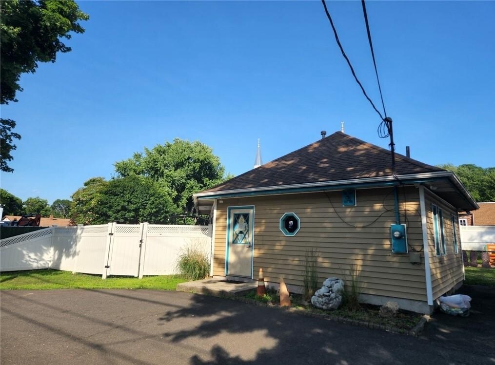 515 Middletown Ave, New Haven, CT for Sale