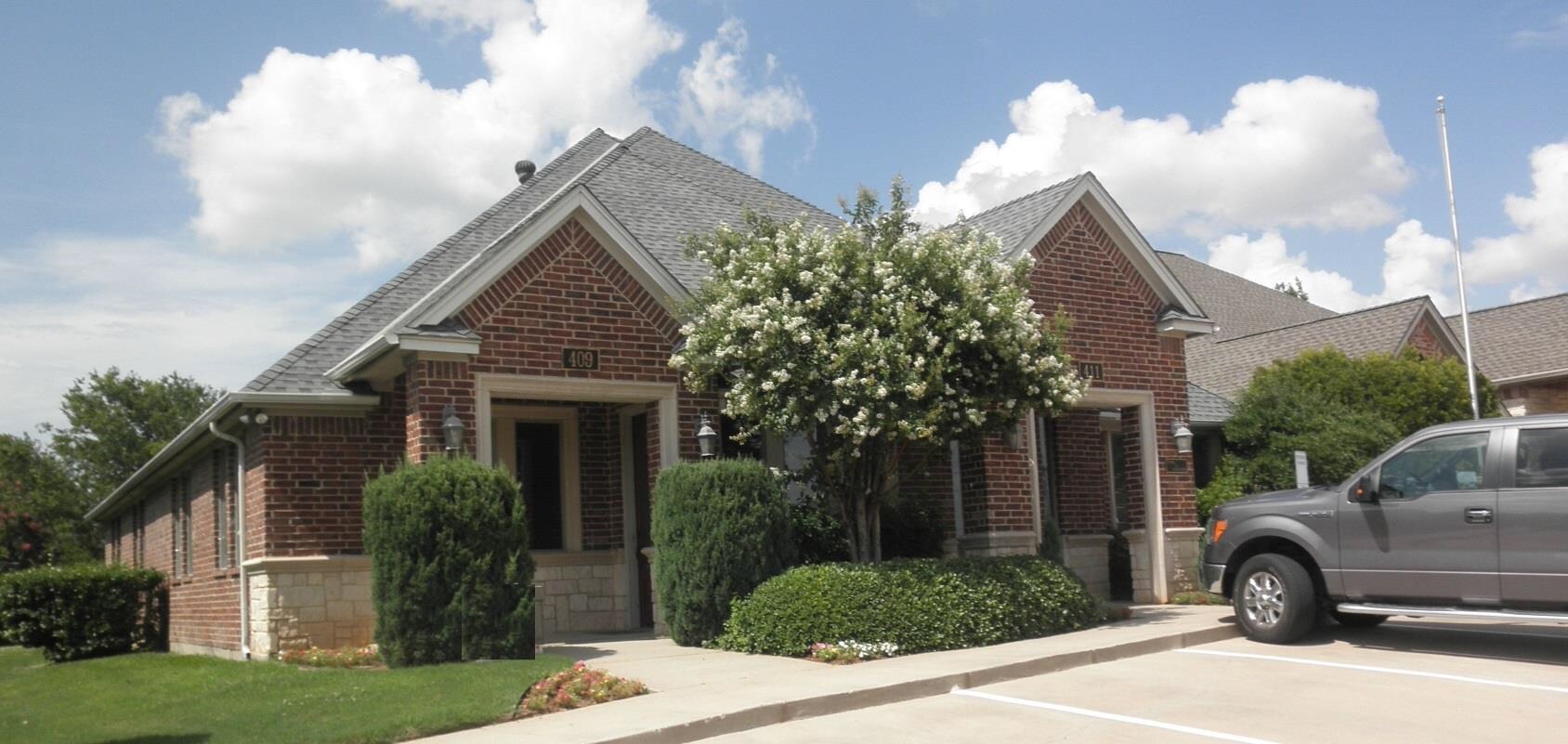 409-411 Harwood Rd, Bedford, TX for Rent