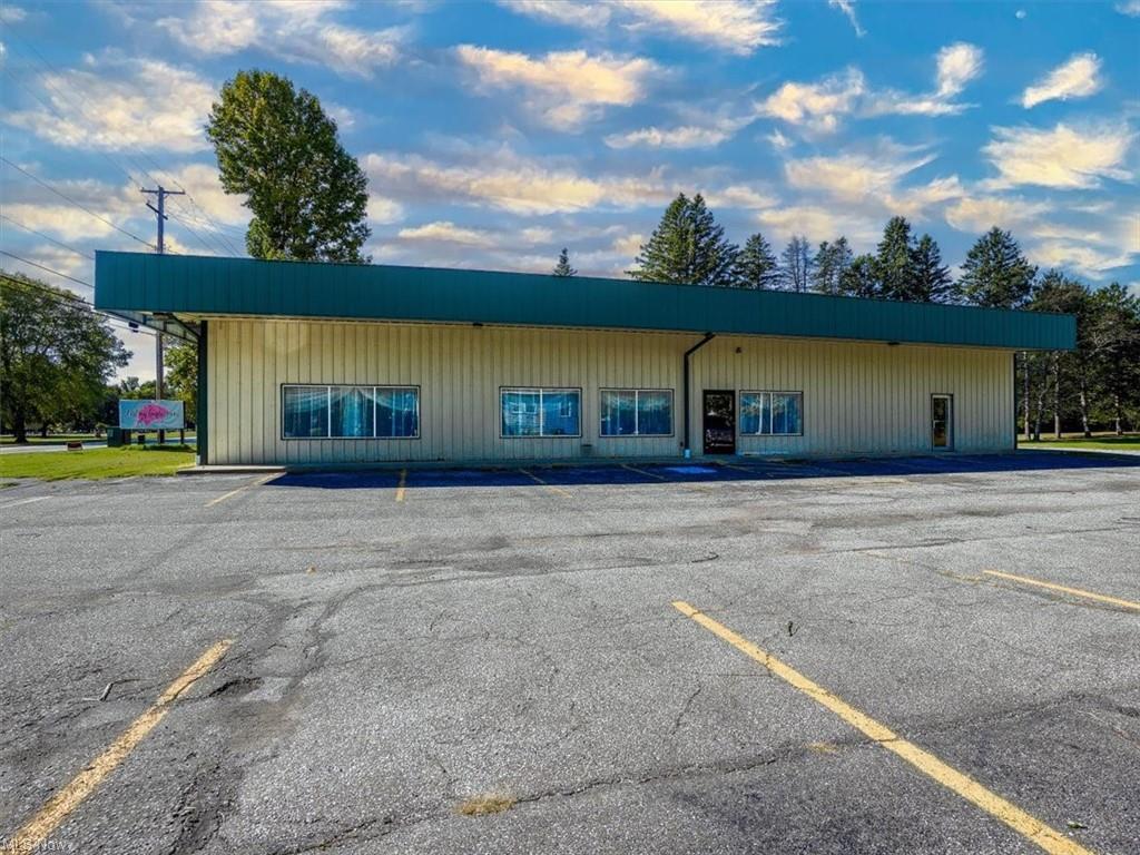 326 W Main Rd, Conneaut, OH for Sale