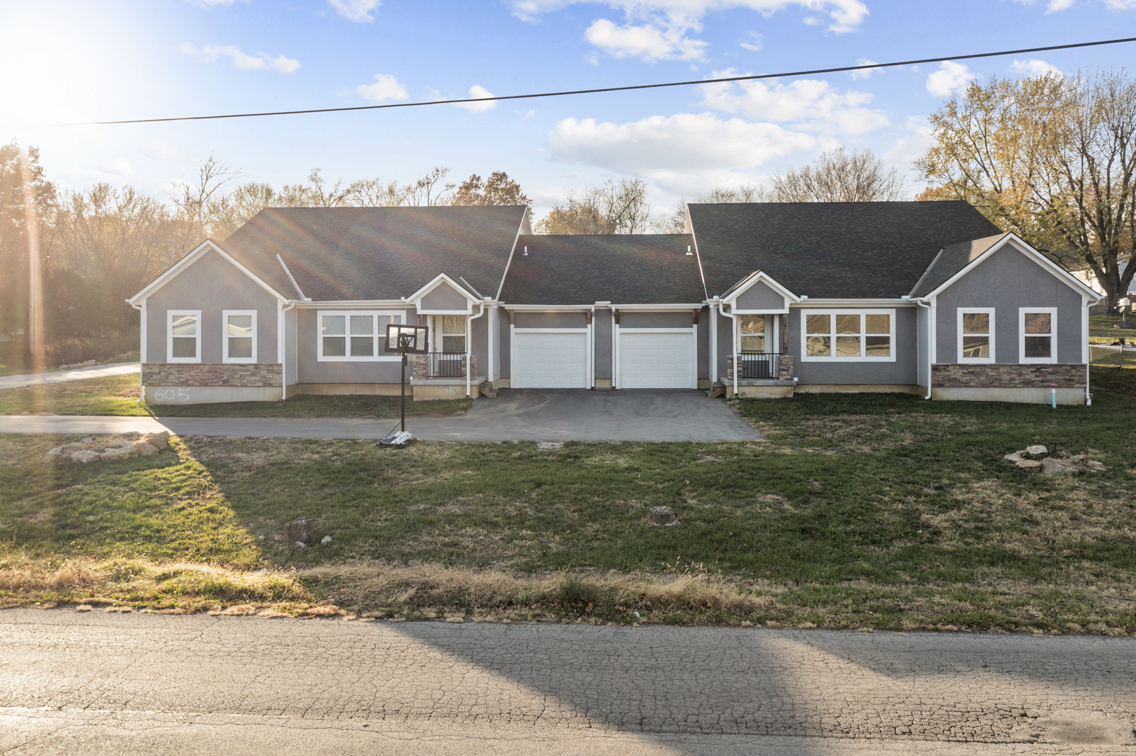 601 Hillcrest St, Pleasant Hill, MO for Sale