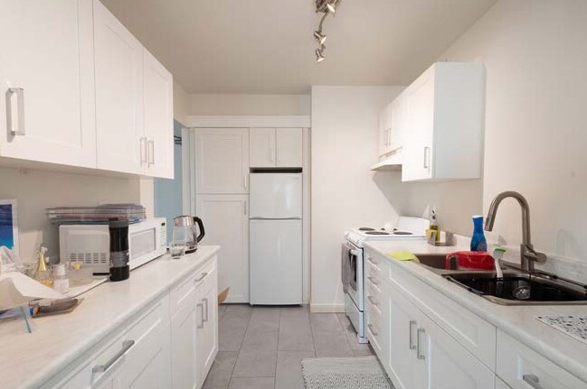 15318 N Bluff Rd, White Rock, BC for Sale