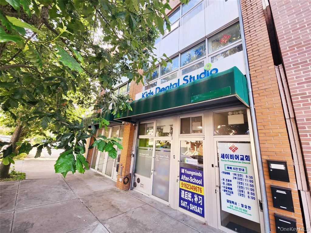 61-12 220th St, Oakland Gardens, NY for Rent
