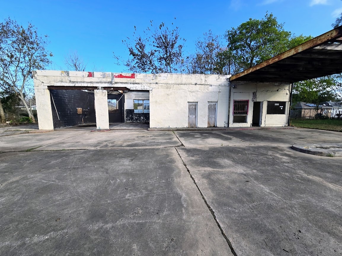 6610 Highway 6, Hitchcock, TX for Sale