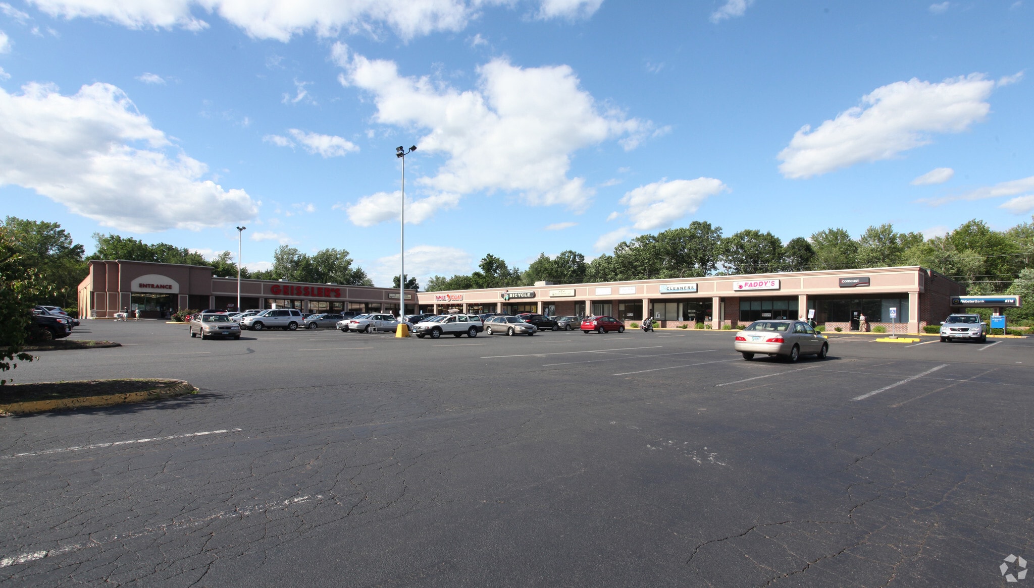 38-40 Tunxis Ave, Bloomfield, CT for Rent