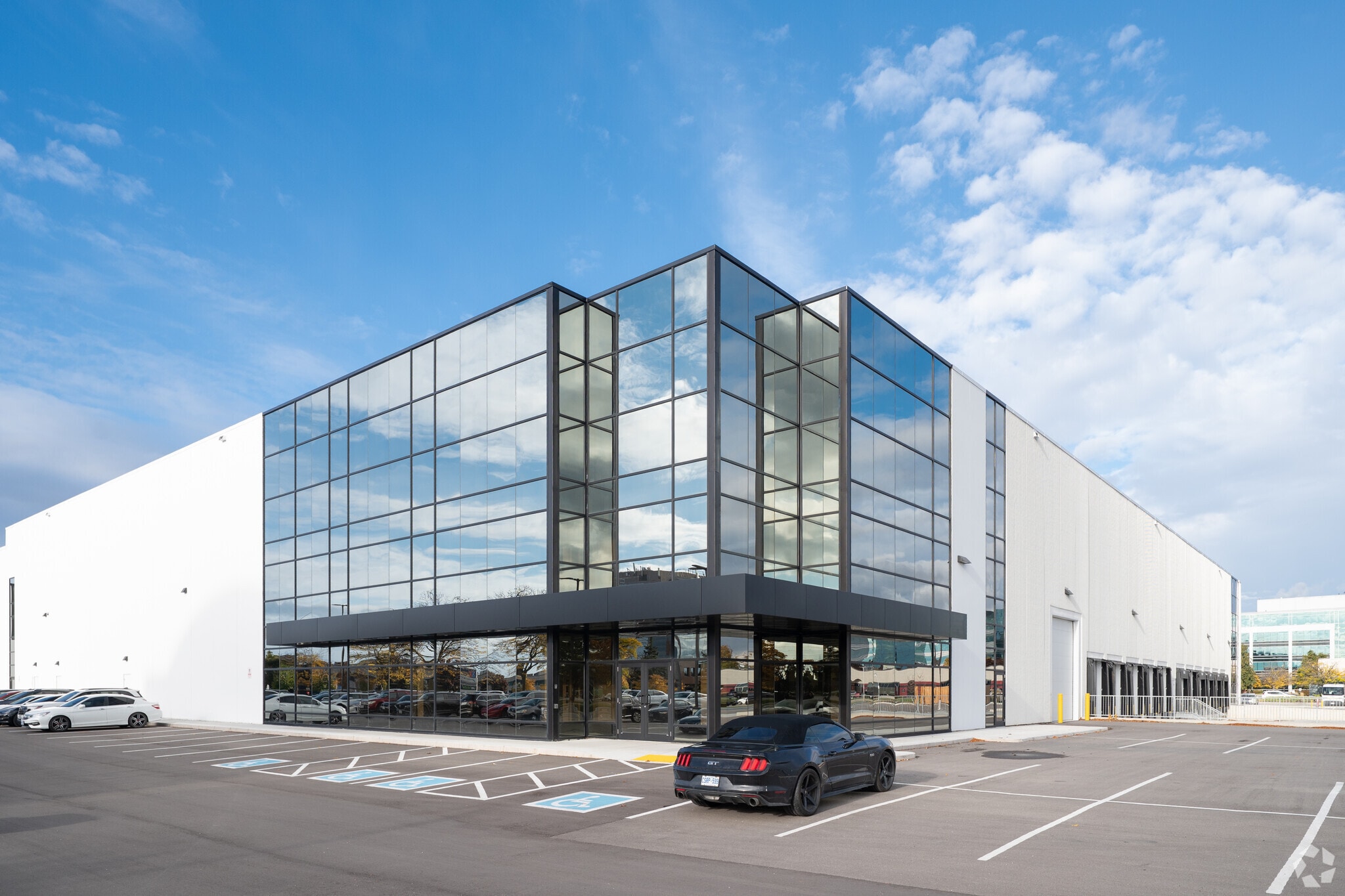 2645 Skymark Av, Mississauga, ON for Rent