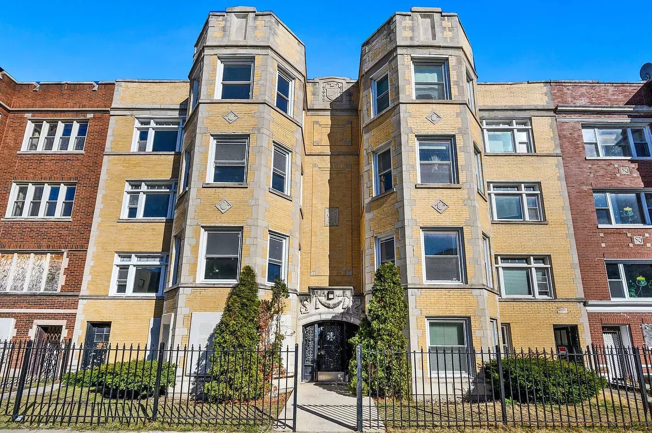 6837 S Clyde Ave, Chicago, IL for Sale