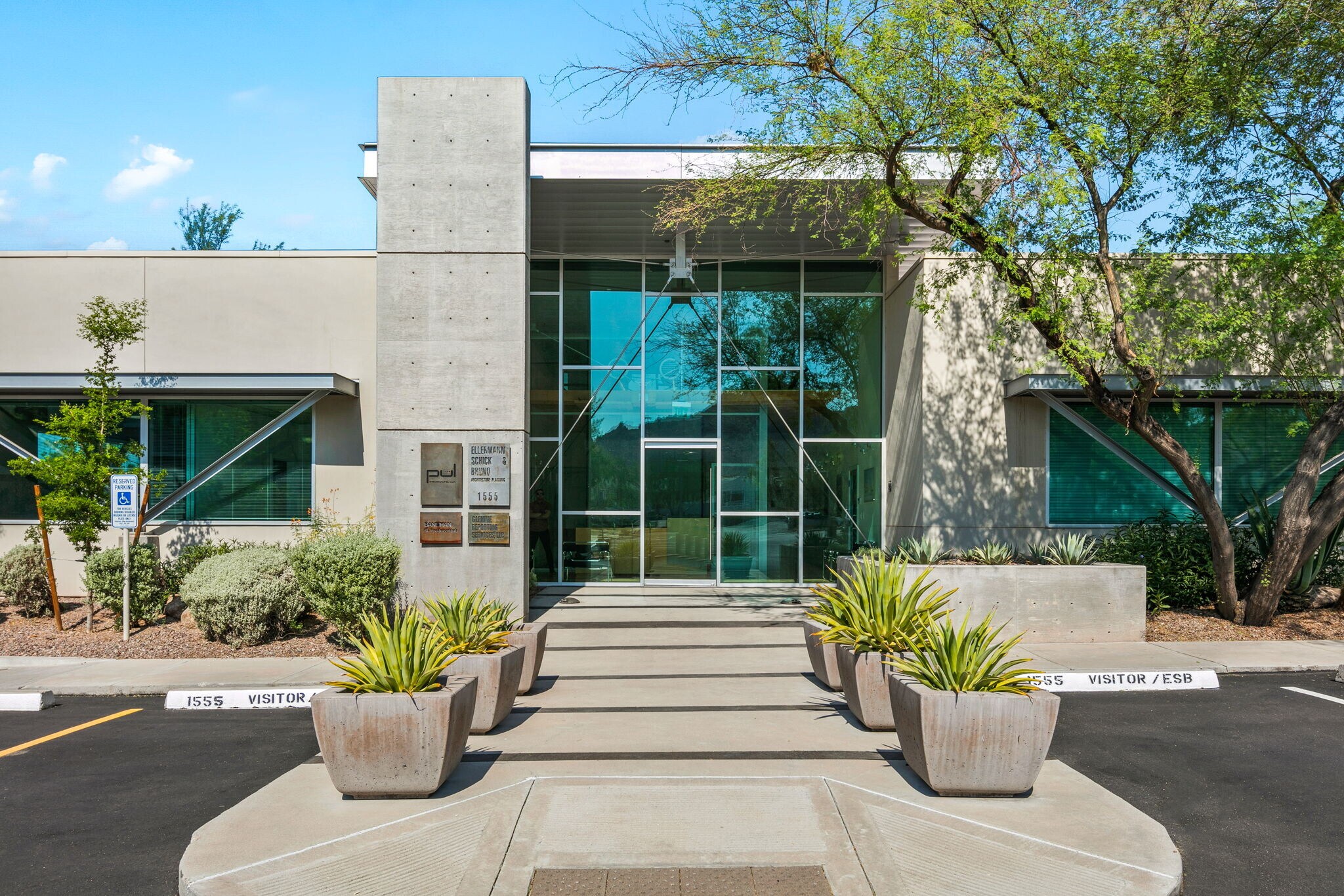 1555 E Orangewood Ave, Phoenix, AZ for Rent