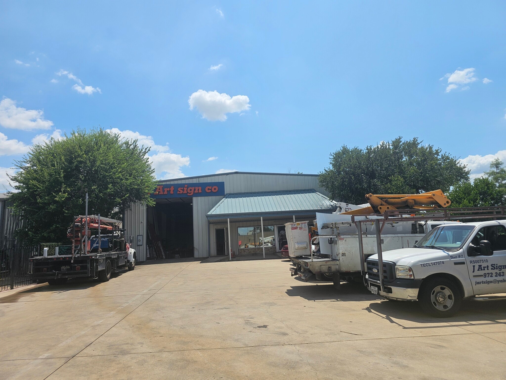 2204 Joe Field Rd, Dallas, TX for Sale