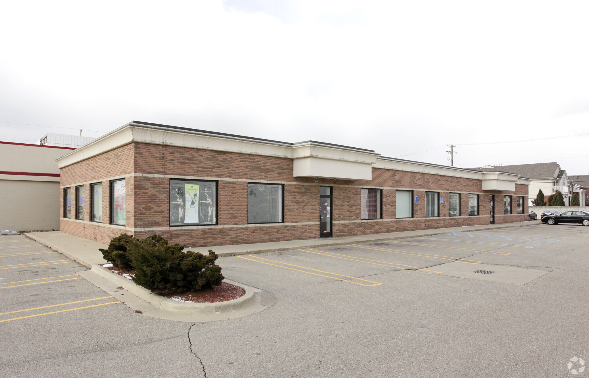 19651 Middlebelt Rd Livonia, MI 48152 Retail Property for Lease on