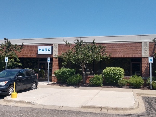 27000 Meadowbrook Rd, Novi, MI for Rent