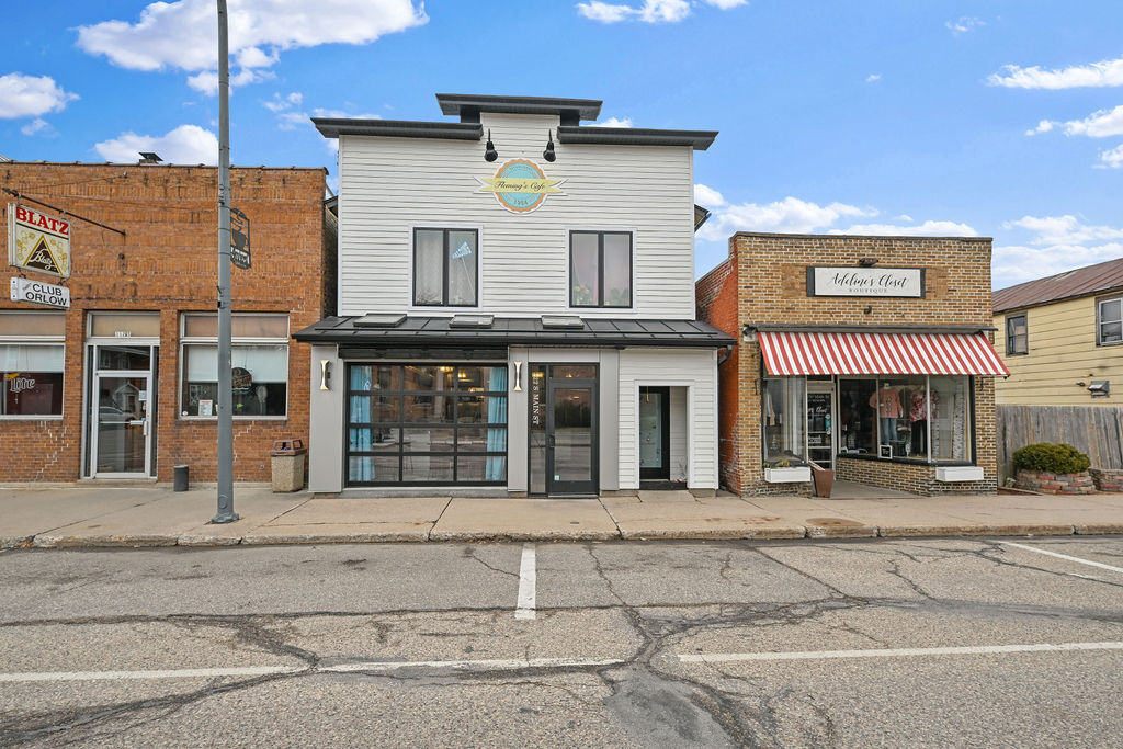 122 S Main St, Amherst, WI for Sale