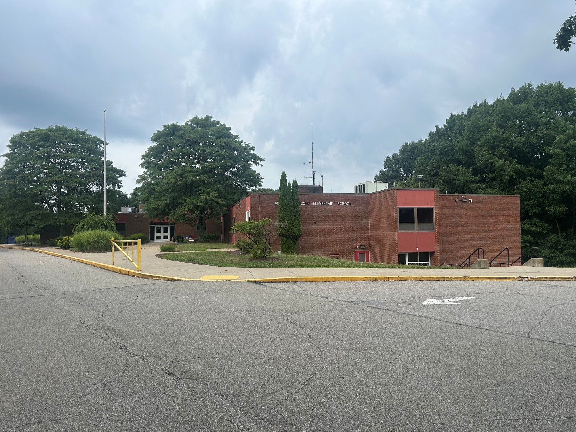 1524 Hamilton Rd, Pittsburgh, PA for Sale