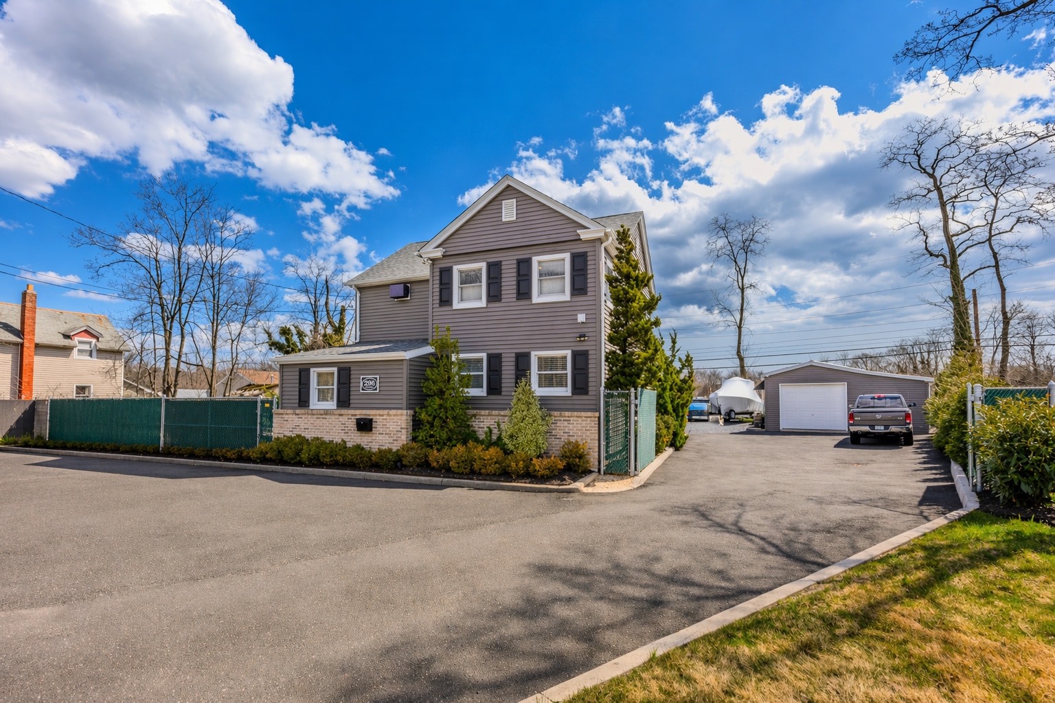 296 N Main St, Sayville, NY for Sale