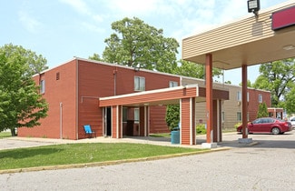 Waite Park, MN Hospitality - 815 S 1st St