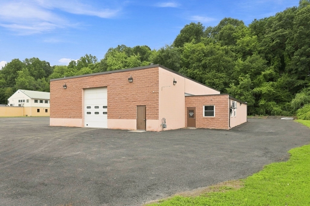 97 Ramah Cir S, Agawam, MA for Rent