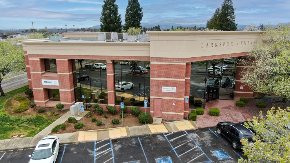 2195 Larkspur Ln, Redding, CA for Sale