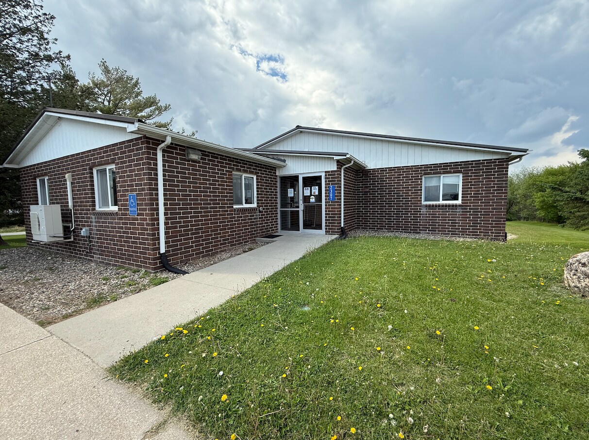 2307 US Highway 52, Decorah, IA for Sale