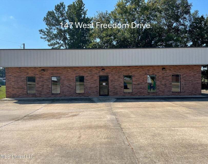 147 W Freedom Dr, Liberty, MS for Sale
