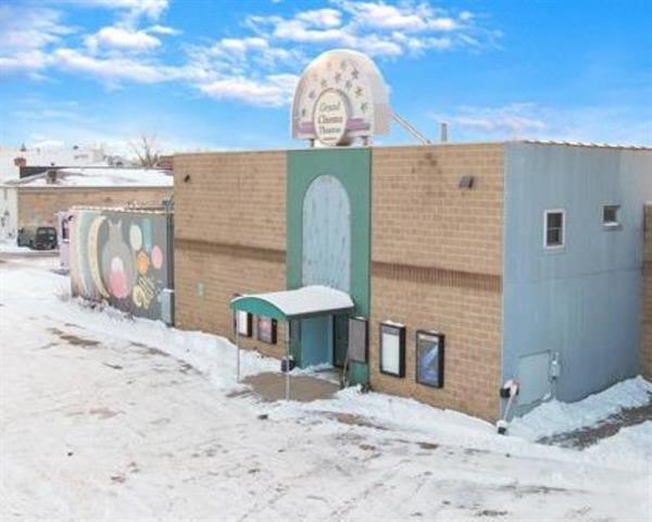 208 W North Water St, New London, WI for Sale