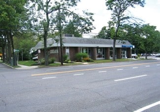 670 MERRICK AVE  