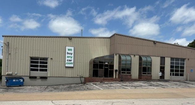 5744 Kessler Ln, Merriam, KS for Rent