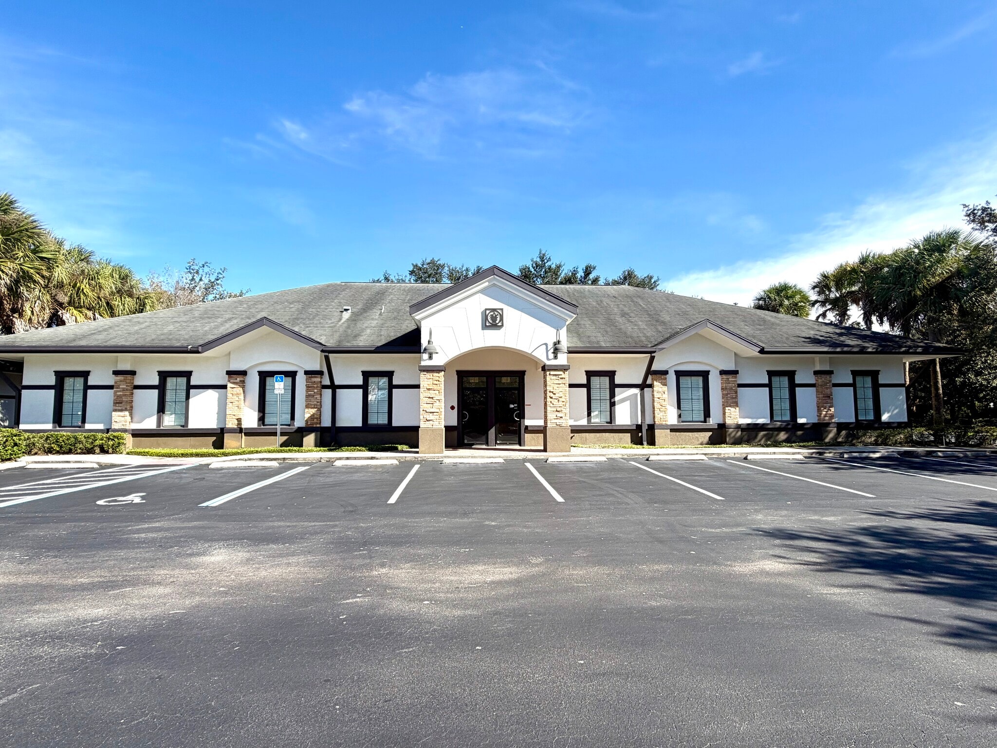 1300 City View Ctr, Oviedo, FL for Rent