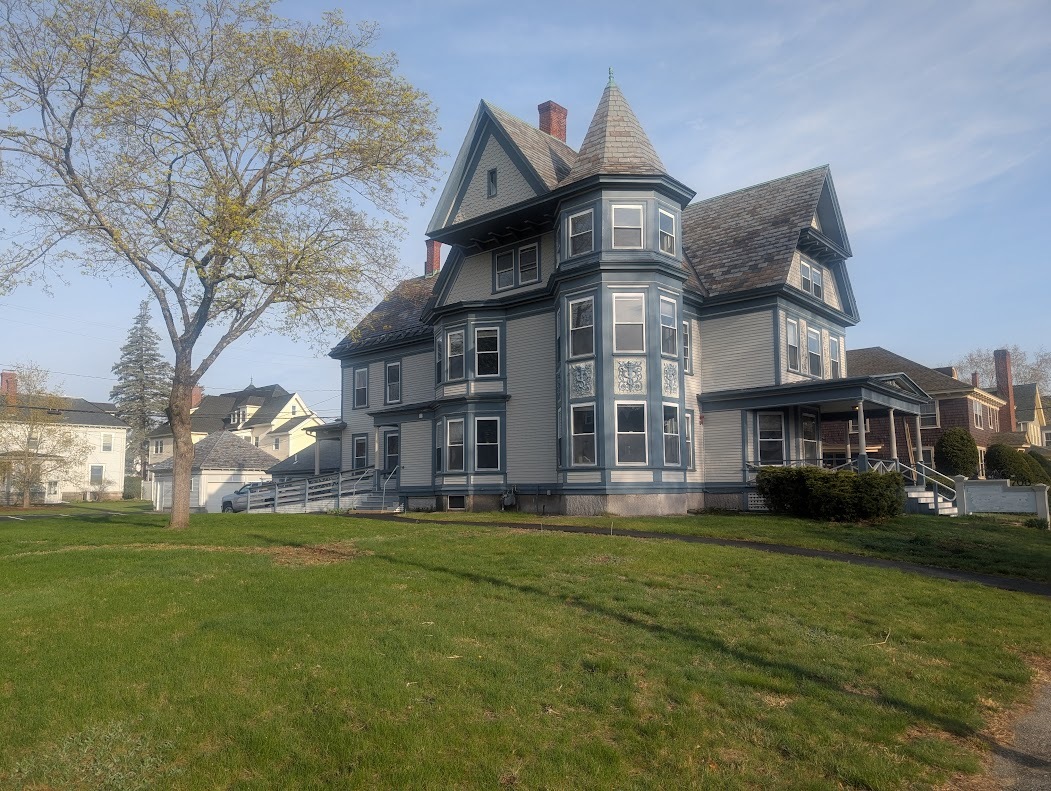 708 Pine St, Manchester, NH for Rent