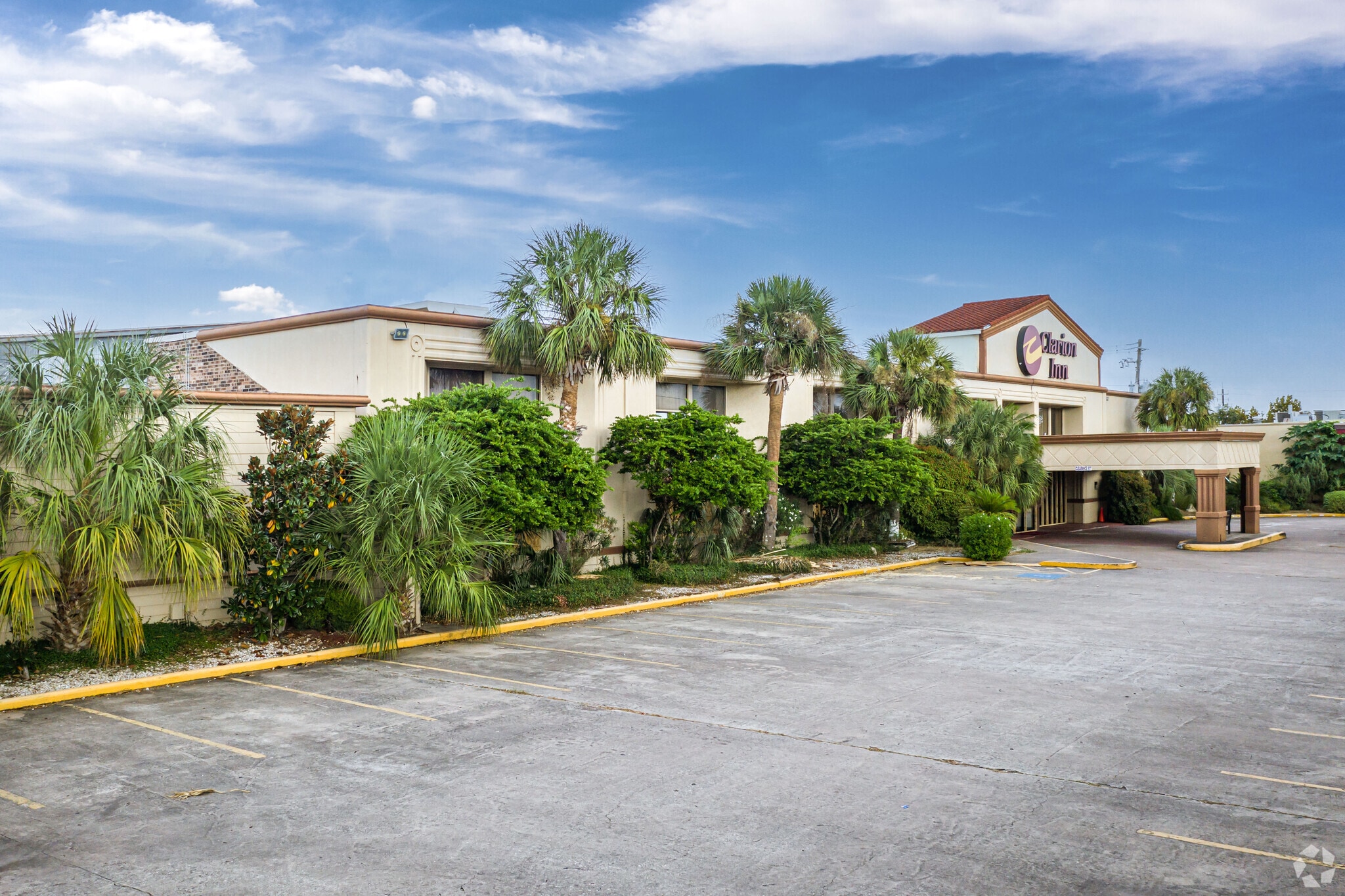 925 Highway 332, Lake Jackson, TX for Sale