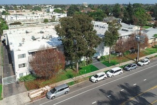 Sherman Oaks, CA Apartments - 13951 Moorpark St