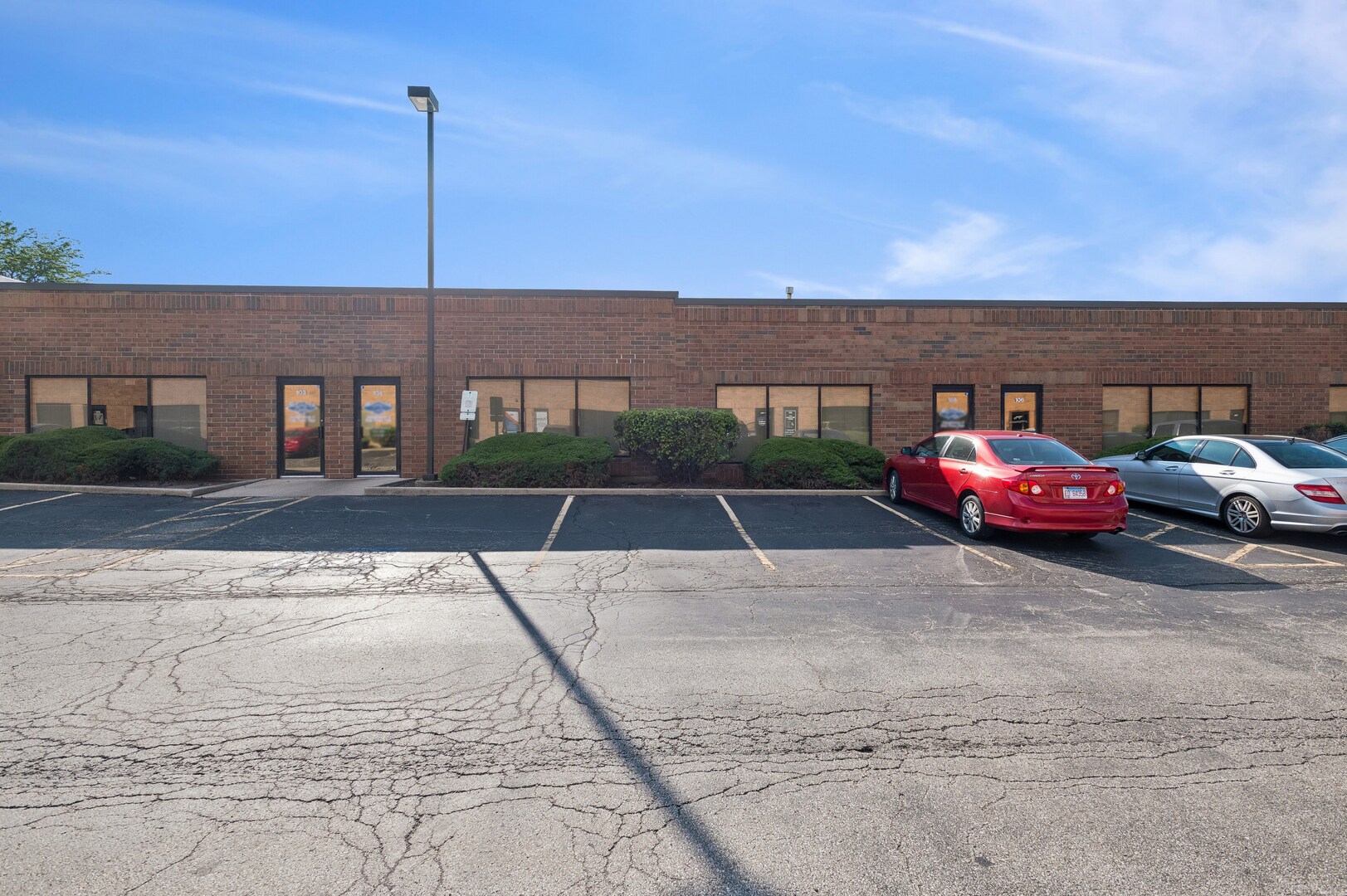 30W270 Butterfield Rd, Warrenville, IL for Sale
