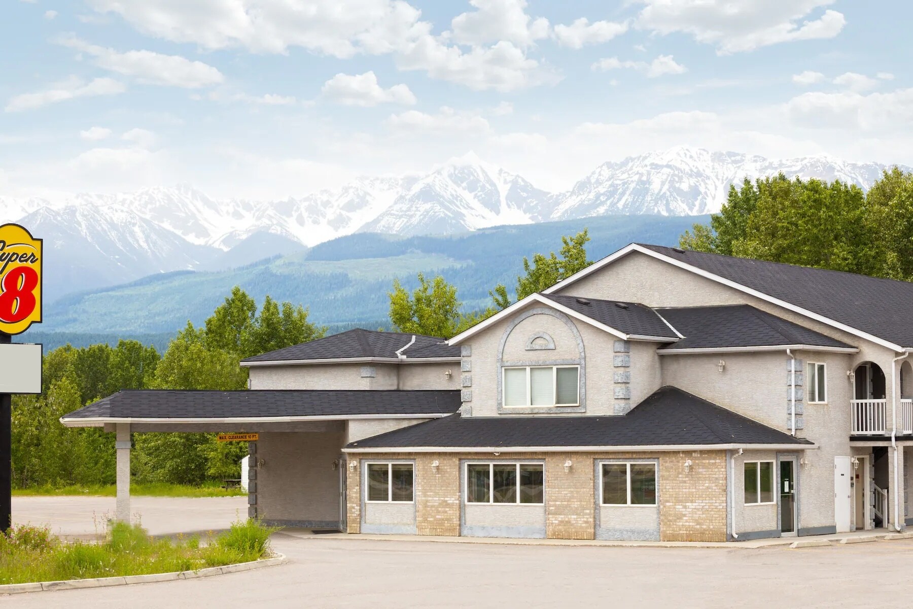 1047 Trans-Canada Hwy W, Golden, BC for Sale