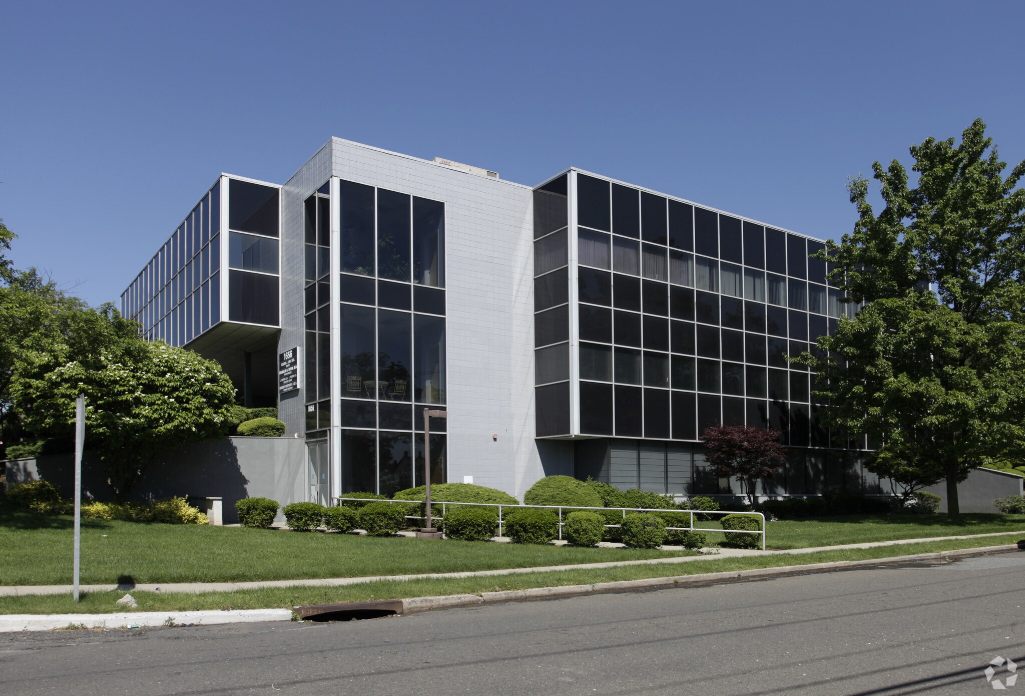 1656 Oak Tree Rd Edison, NJ 08820 Office Property for Lease on