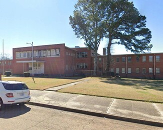 Jackson, MS Schools - 101 Near St