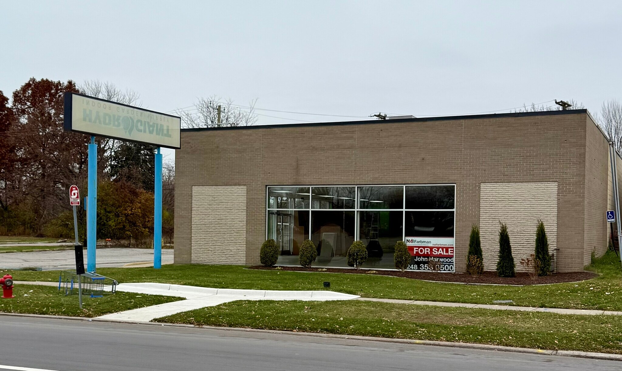 19363 Eureka Rd, Southgate, MI for Sale