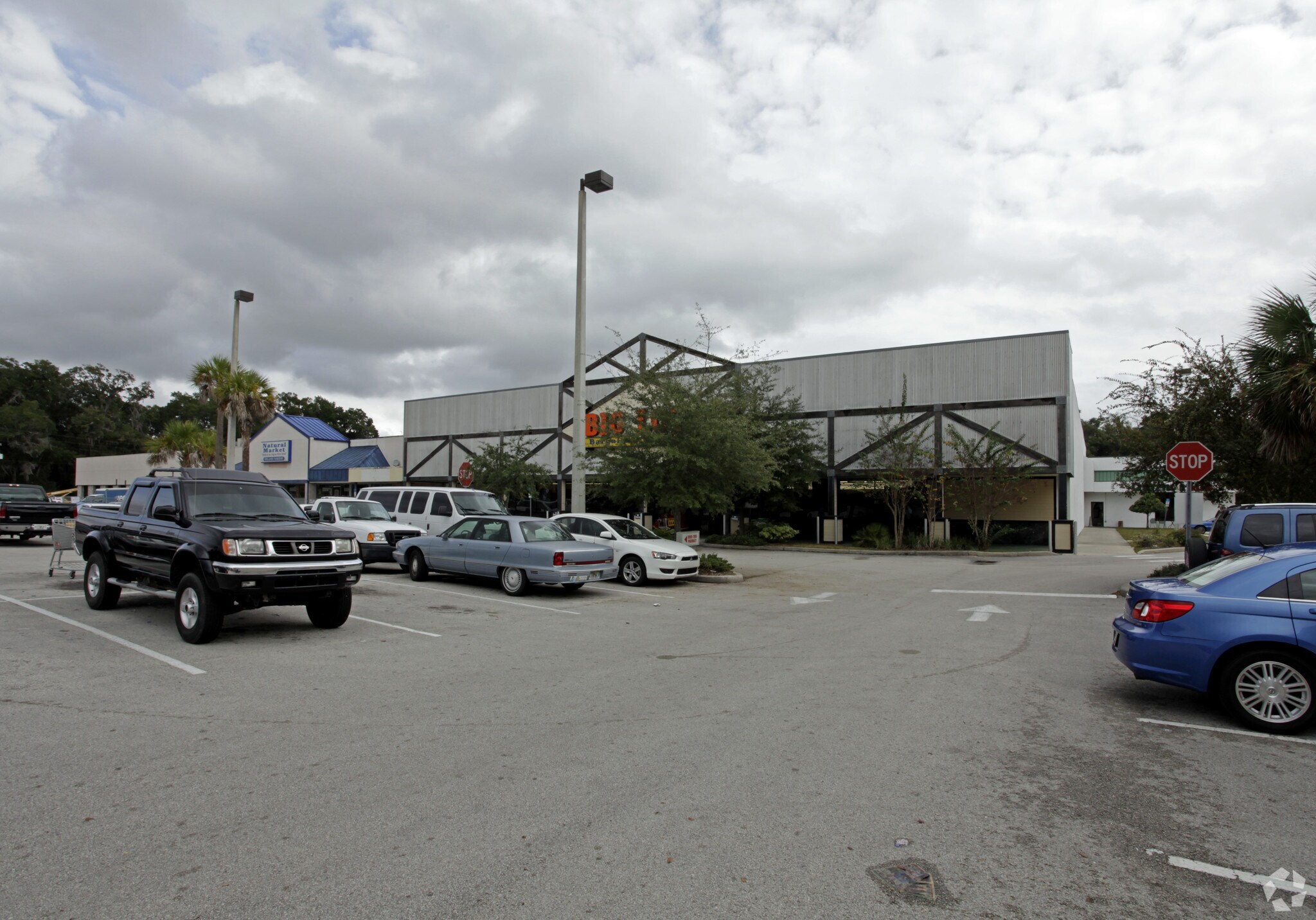 917 N Woodland Blvd Deland, FL 32720 Shopping Center Property for