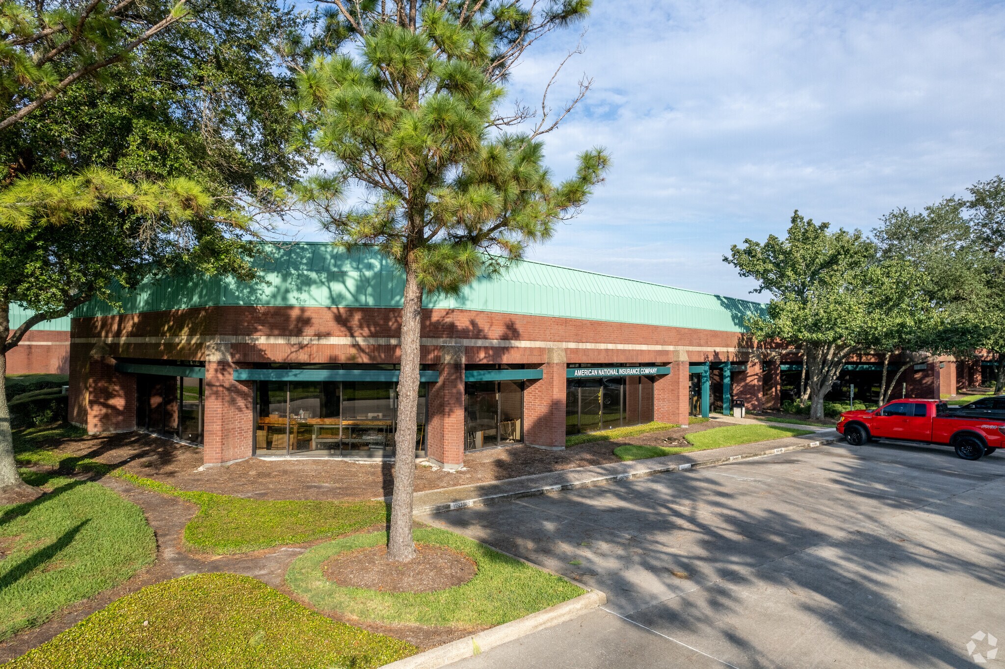 2911 S Shore Blvd League City, TX 77573 Industrial Park Property for