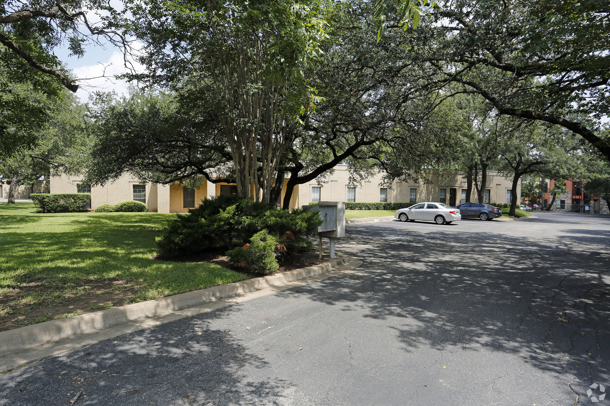 13377 Pond Springs Rd, Austin, TX for Rent