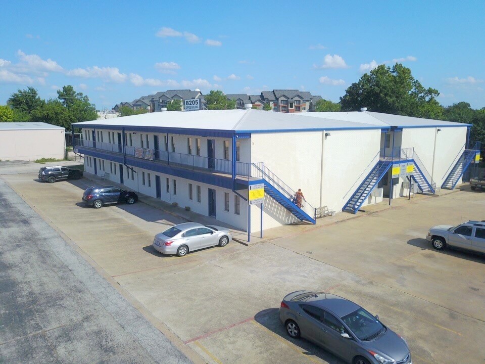 8205 Camp Bowie Blvd W, Fort Worth, TX for Sale