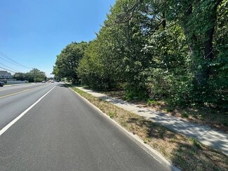 Hampton Bays, NY Bank - 93 E Montauk Hwy