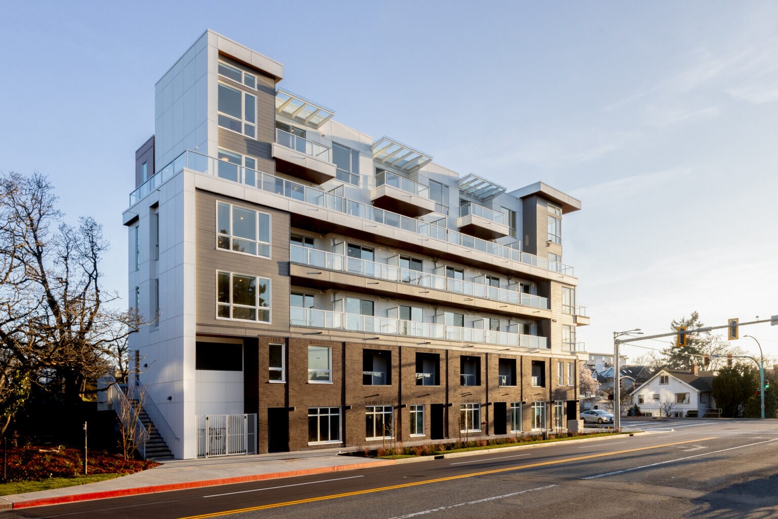 1301 Hillside Av, Victoria, BC for Sale