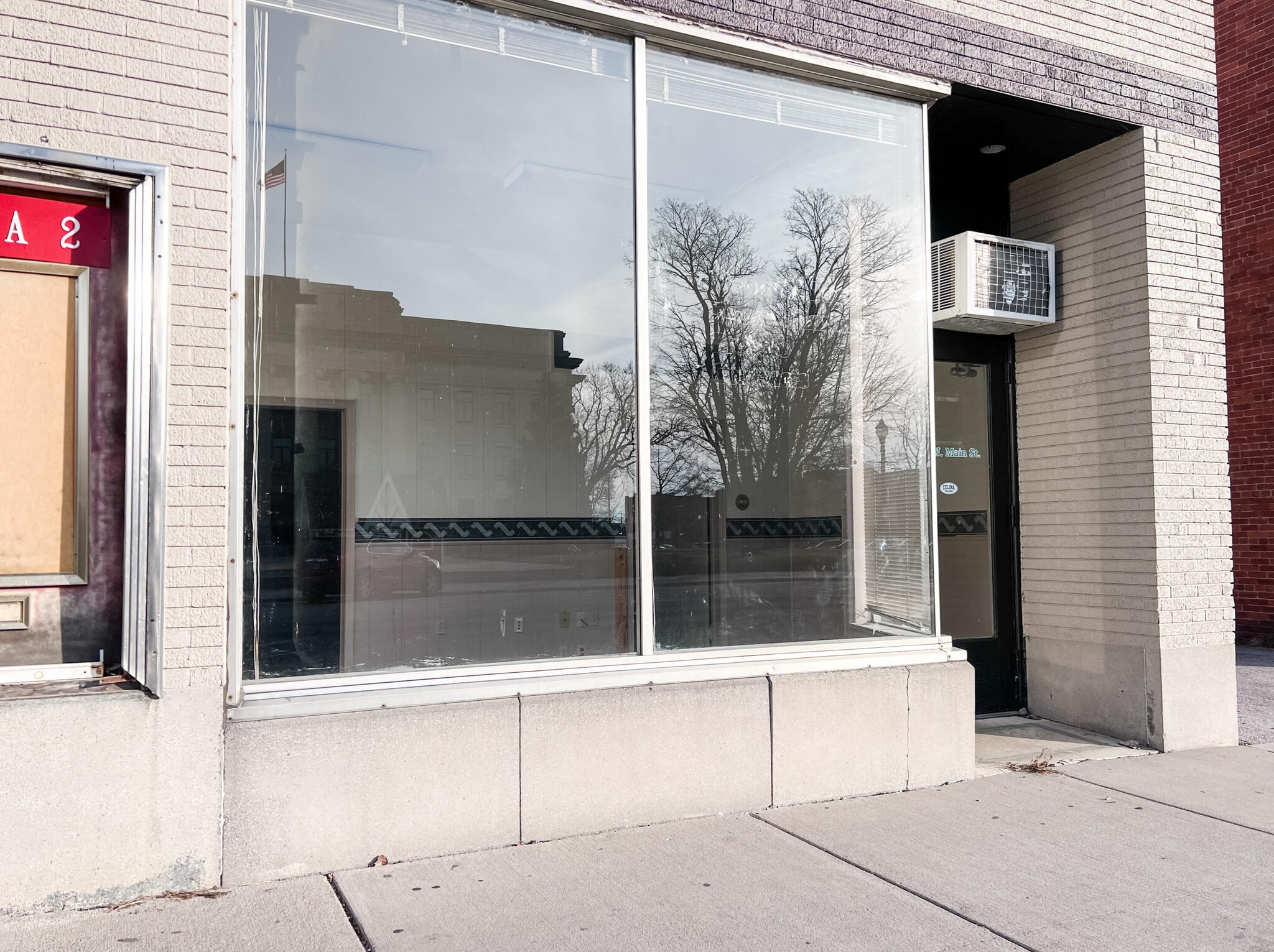 114-118 N Main St, Celina, OH for Rent