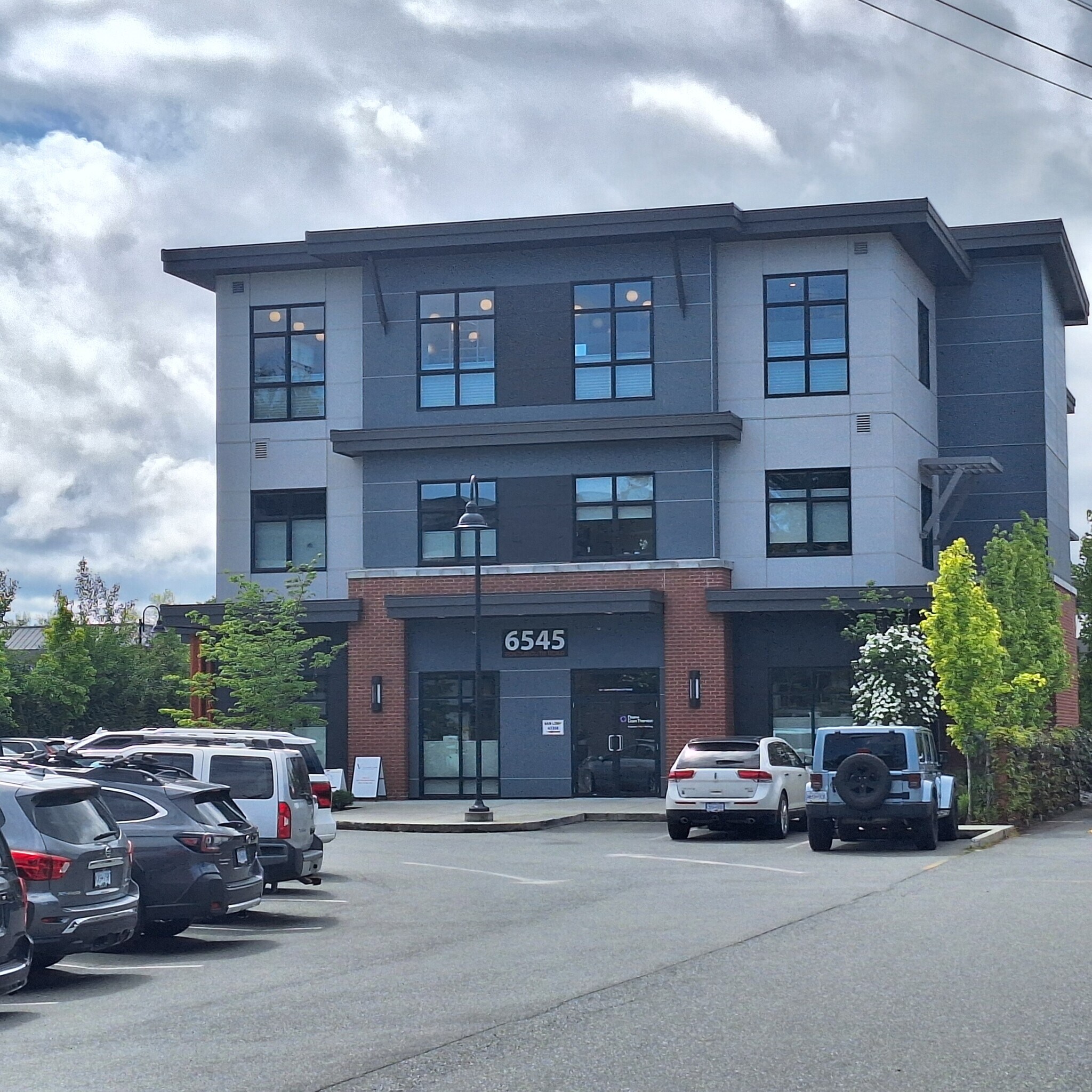 6545 Portsmouth Rd, Nanaimo, BC for Sale
